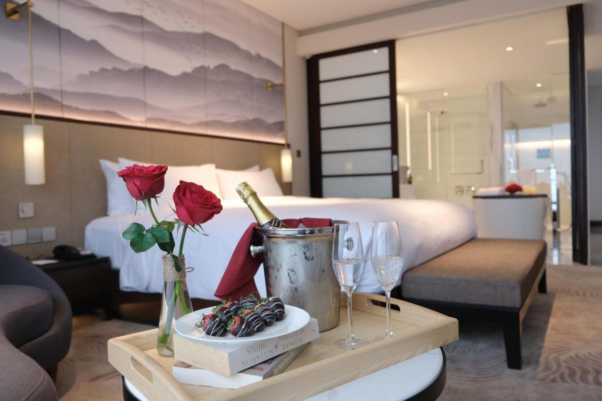 Crowne Plaza Vinh Yen City Centre By Ihg Exterior photo